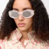 Abgeschrägte ovale Maxi Anagram Sonnenbrille Weiß