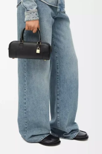 Amazona 23 Cropped Bag aus Nappakalbsleder Schwarz
