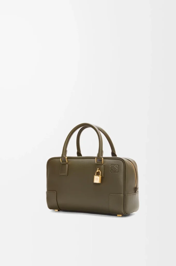 Amazona 23 Tasche aus Nappakalbsleder in Dark Khaki