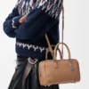 Amazona 23 Tasche aus weichem genarbtem Kalbsleder in Mokka