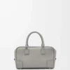 Amazona 23 Tasche aus weichem genarbtem Kalbsleder Perlgrau