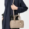 Amazona 23 Tasche aus weichem genarbtem Kalbsleder Sand