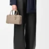 Amazona 23 Tasche aus weichem genarbtem Kalbsleder Sand
