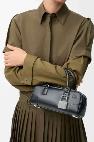 Amazona 23 verkürzte Tasche aus glänzendem Kalbsleder Schwarz