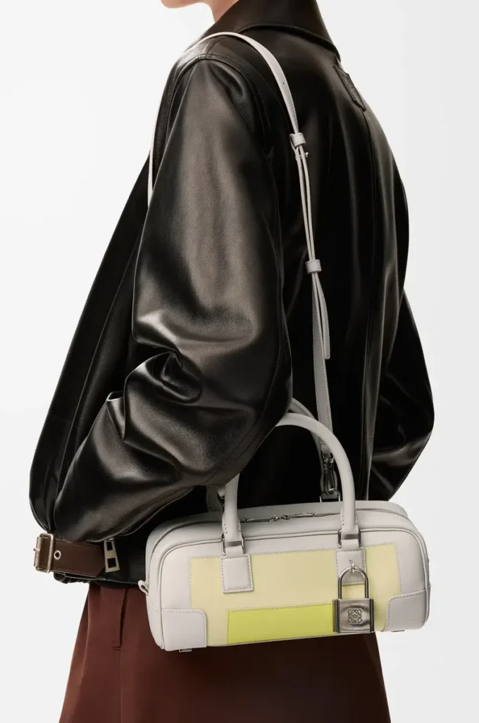 Amazona 23 verkürzte Tasche aus Nappakalbsleder Hellgrau/Hellcitrin