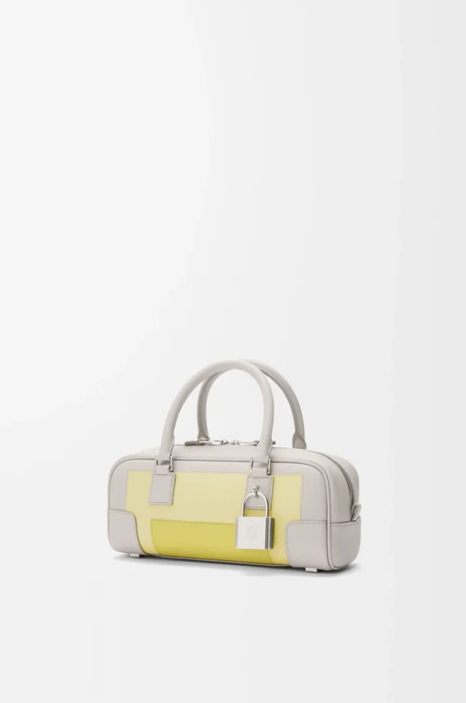 Amazona 23 verkürzte Tasche aus Nappakalbsleder Hellgrau/Hellcitrin