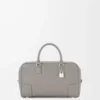 Amazona 28 Tasche aus weichem genarbtem Kalbsleder in Perlgrau