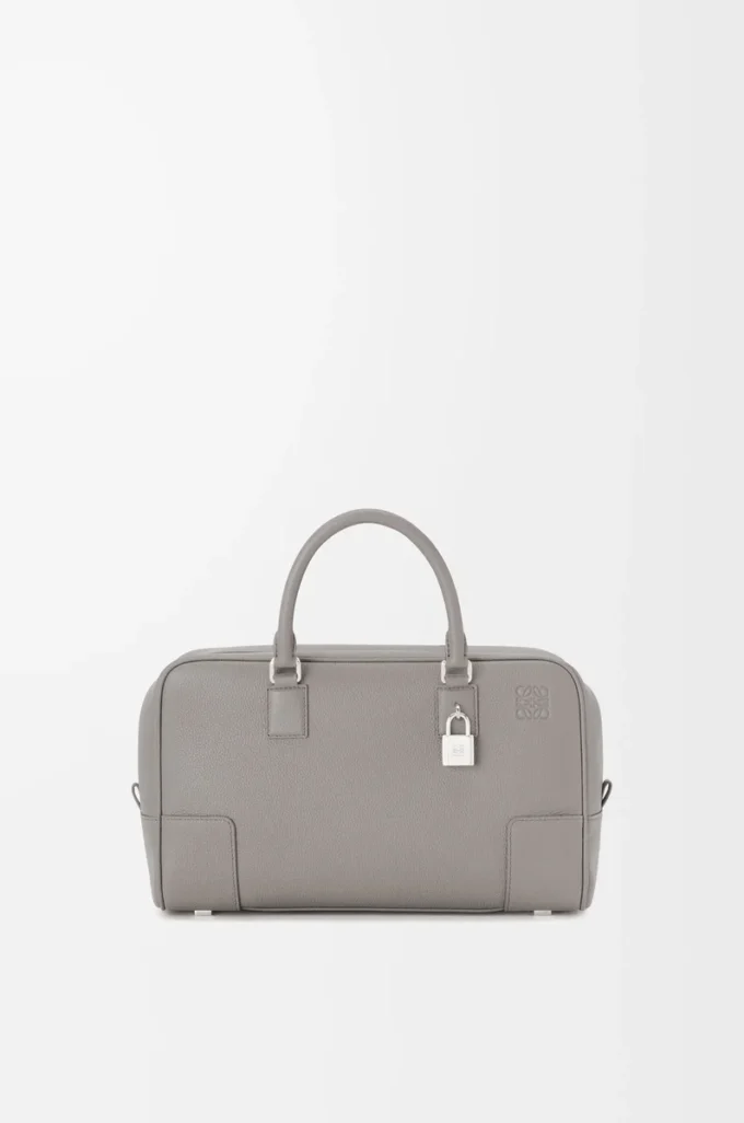Amazona 28 Tasche aus weichem genarbtem Kalbsleder in Perlgrau