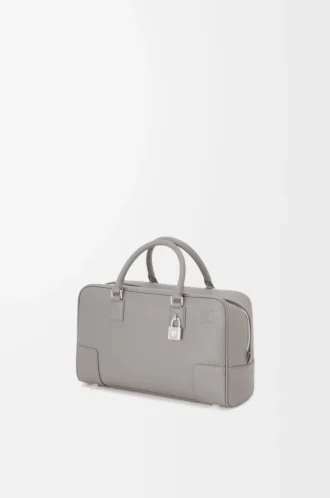 Amazona 28 Tasche aus weichem genarbtem Kalbsleder in Perlgrau