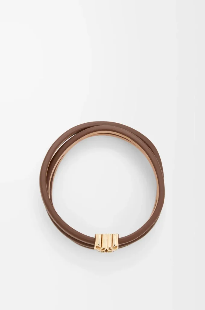 Anagram Bombé Twist-Armband aus Kalbsleder in Kakao