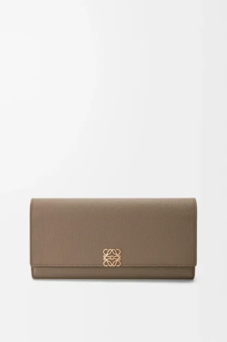 Anagram Continental-Brieftasche aus pebble-genarbtem Kalbsleder Taupe