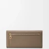 Anagram Continental-Brieftasche aus pebble-genarbtem Kalbsleder Taupe