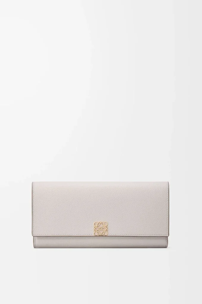 Anagram Continental-Geldbörse aus genarbtem Kalbsleder in Light Ghost Grey