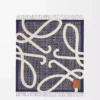 Anagram-Decke aus Wolle Marineblau