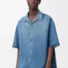 Anagram-Kurzarmhemd aus Denim Gewaschener Denim