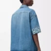 Anagram-Kurzarmhemd aus Denim Gewaschener Denim