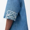 Anagram-Kurzarmhemd aus Denim Gewaschener Denim