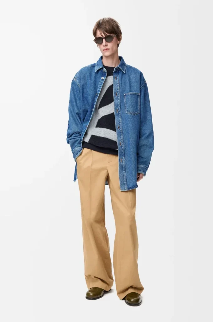 Anagram-Overshirt aus Denim in Mittelblau