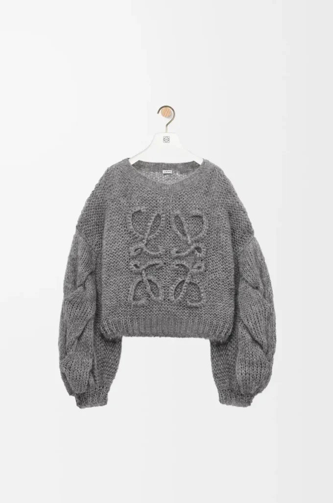 Anagram-Pullover aus Mohair in Grau Melange