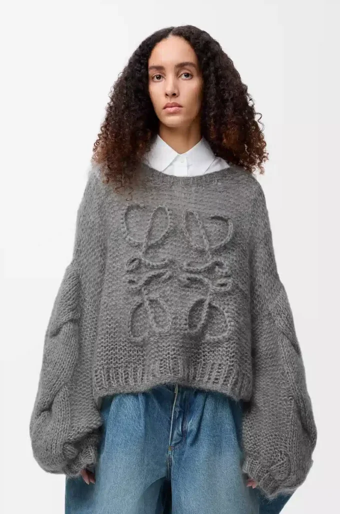 Anagram-Pullover aus Mohair in Grau Melange