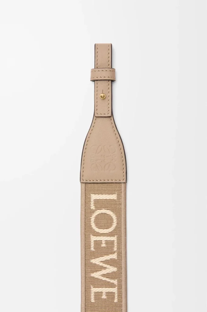 Anagram-Schlaufenriemen aus Jacquard und Kalbsleder Sand