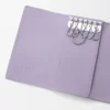 Anagram Schlüsselanhänger aus genarbtem Kalbsleder in Dirty Mauve
