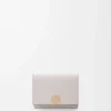 Anagramm-Dreifach-Geldbörse aus genarbtem Kalbsleder in Light Ghost Grey
