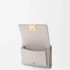 Anagramm-Dreifach-Geldbörse aus genarbtem Kalbsleder in Light Ghost Grey