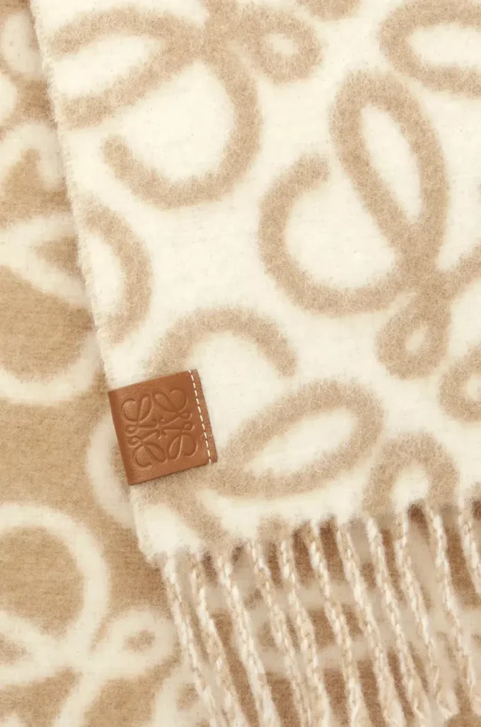 Anagramm-Schal aus Alpaka- und Wollmischung Beige/Weiß
