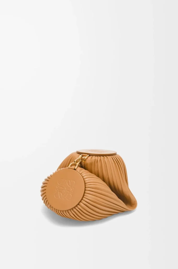 Armbandtasche aus plissiertem Nappalammleder Warm Desert