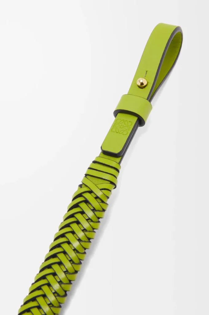Arrow Kurztasche aus Kalbsleder in Wiesengrün