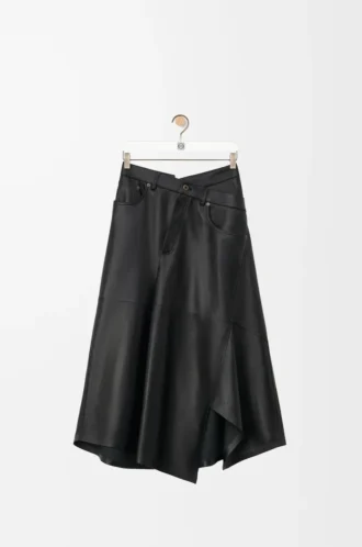 Asymmetrischer Rock aus Satin-Nappa-Lammleder Schwarz