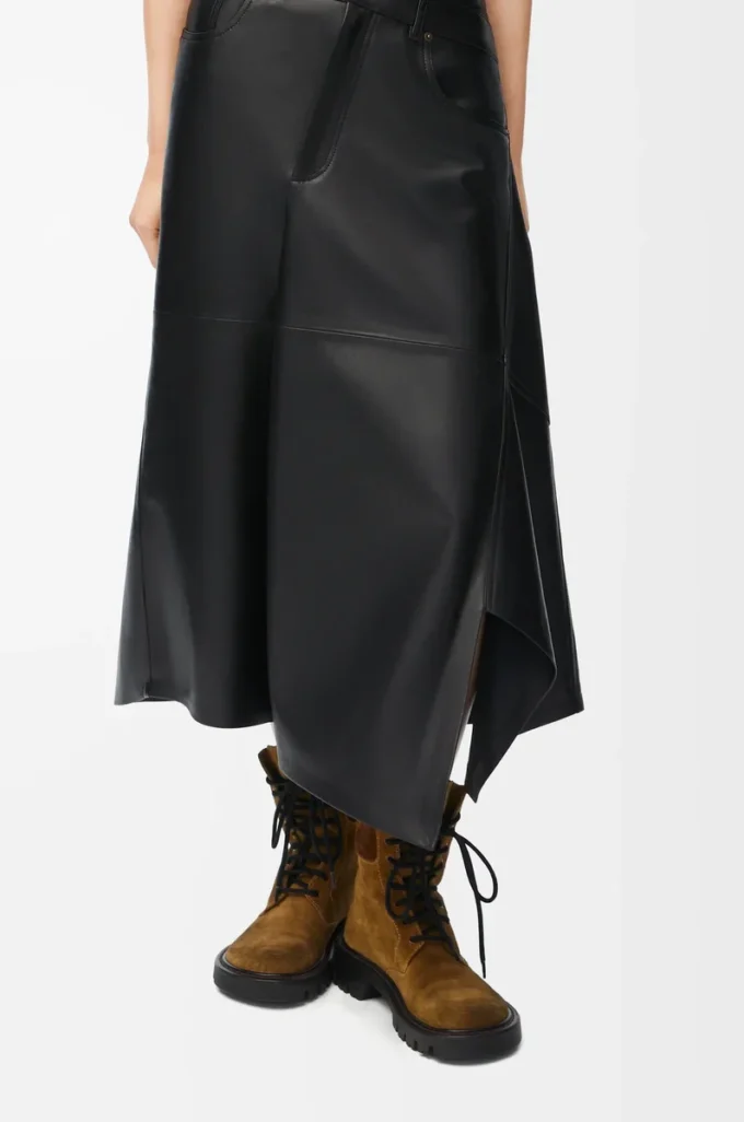 Asymmetrischer Rock aus Satin-Nappa-Lammleder Schwarz