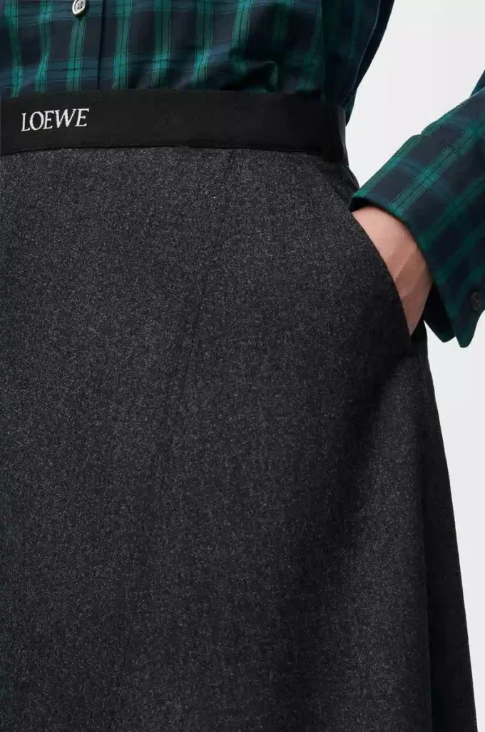 Asymmetrischer Rock aus Wolle und Kaschmir Charcoal Melange