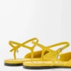 Ballerinas mit Knöchelriemen aus Lammleder in Dandelion