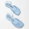 Ballerinas mit Knöchelriemen aus mit Strass verziertem Wildleder in Babyblau