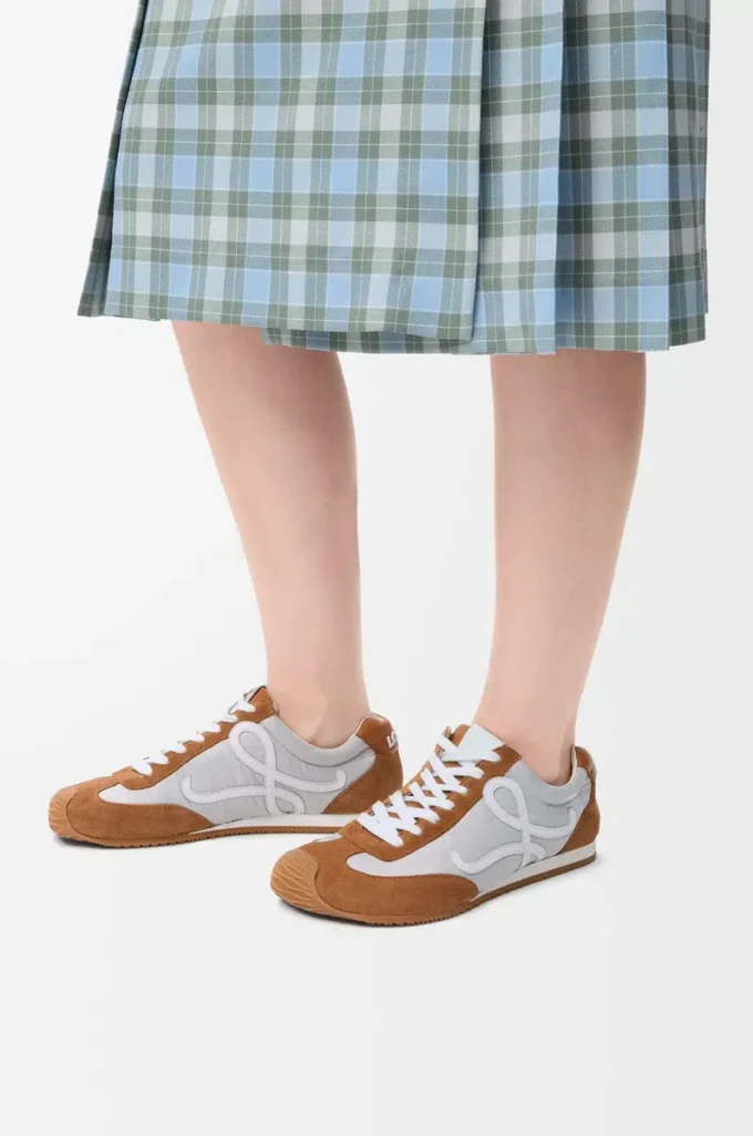 Ballet Runner 2.0 aus Nylon und Kalbsleder Grau/Weiß/Hellbraun