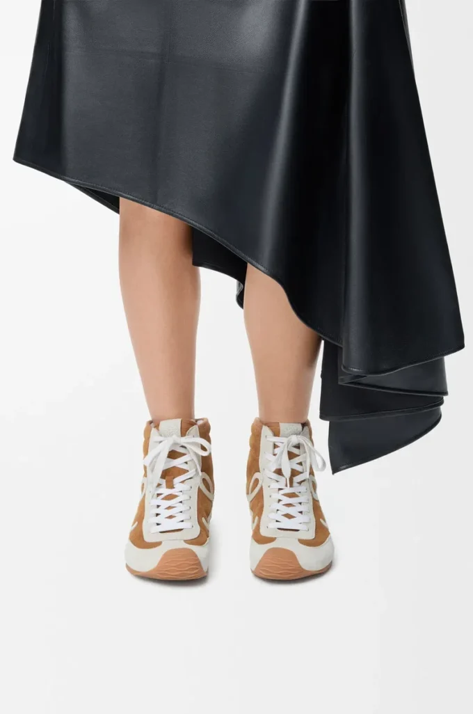 Ballet Runner 2.0 High-Top aus Wildleder und Lammfell Hellbraun/Weiß