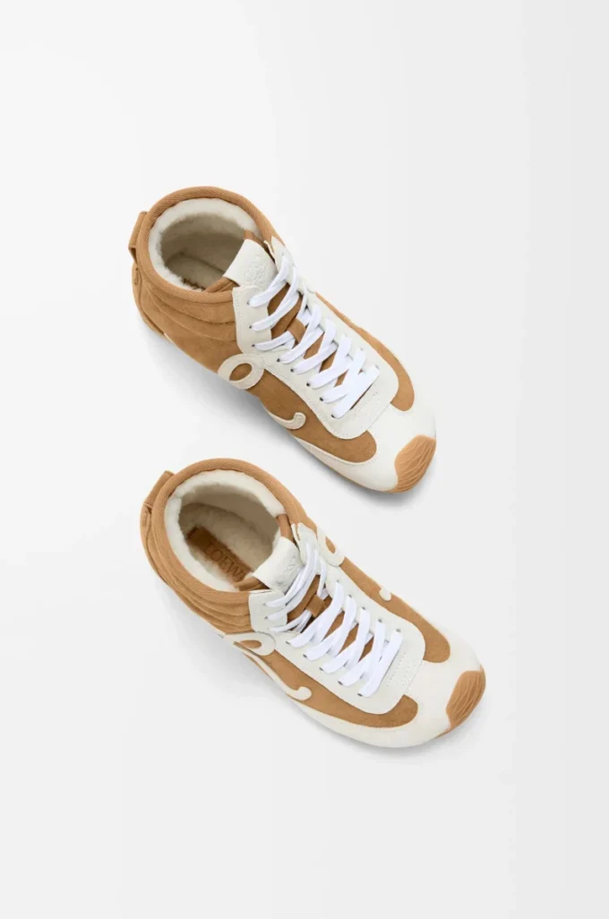 Ballet Runner 2.0 High-Top aus Wildleder und Lammfell Hellbraun/Weiß