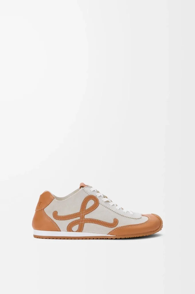 Ballet Runner 2.0 ungefüttert aus Hirschleder und pflanzlich gegerbtem Kalbsleder Soft White/Tan