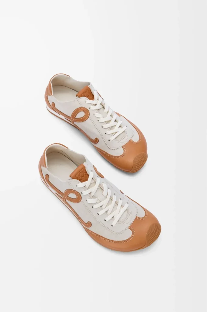 Ballet Runner 2.0 ungefüttert aus Hirschleder und pflanzlich gegerbtem Kalbsleder Soft White/Tan