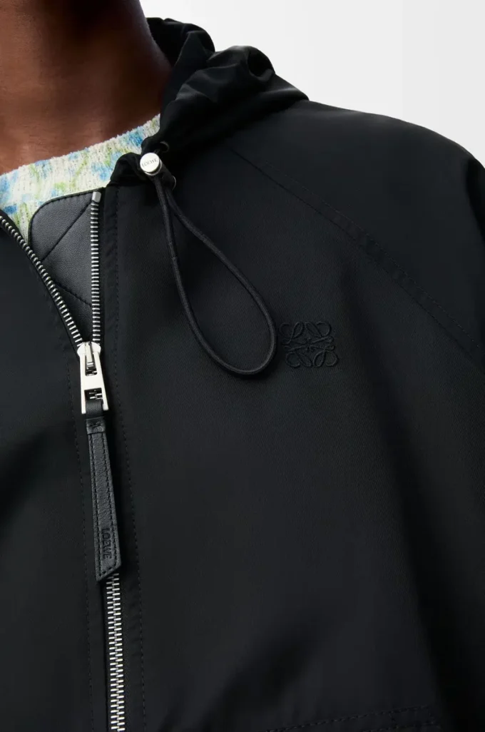 Ballonjacke aus Cupro-Mischgewebe Schwarz
