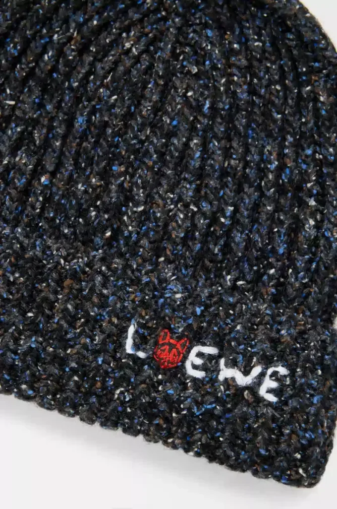 Beanie aus einer Mischung aus Wolle, Seide und Alpaka Schwarz meliert