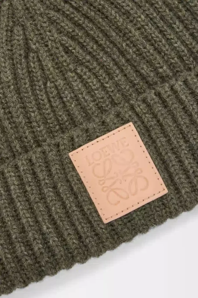 Beanie aus Kaschmir in Dunkelkhaki