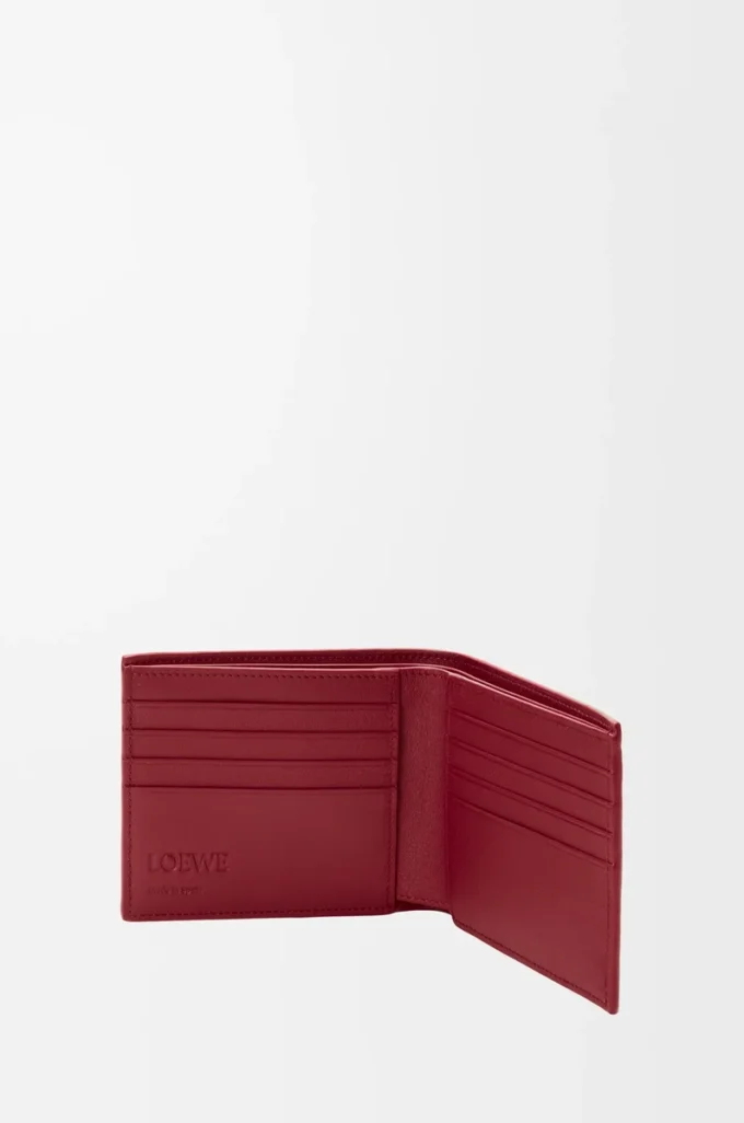 Bifold-Brieftasche aus klassischem Kalbsleder in Burnt Red