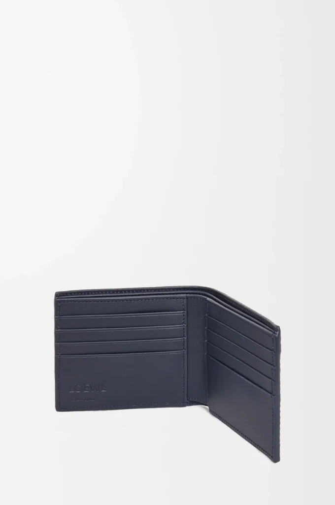 Bifold-Geldbörse aus strukturiertem klassischem Kalbsleder in Deep Navy