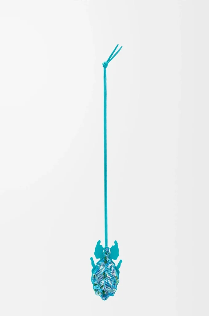 Blattinsekten-Schlüsselanhänger aus genähtem Leder in Deep Turquoise