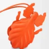 Blattinsekten-Schlüsselanhänger aus klassischem Kalbsleder in leuchtendem Orange