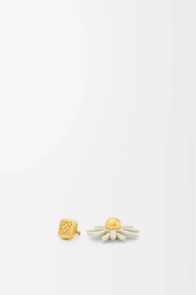 Blumenanstecker aus Kalbsleder Weiß