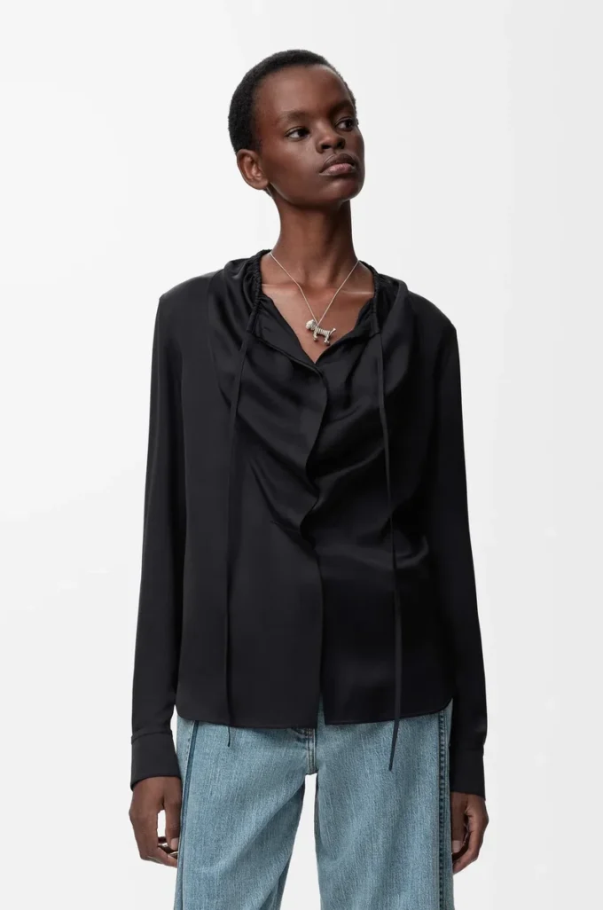 Bluse aus Seide in Schwarz